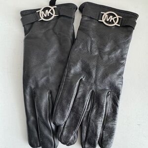 Michael Kors Logo Gloves